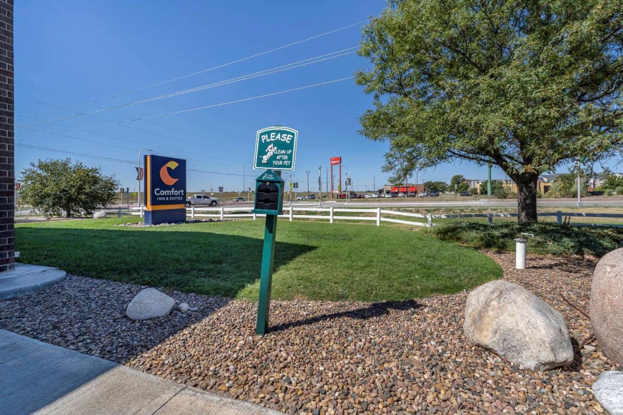 Comfort Inn & Suites Hays I-70 Экстерьер фото