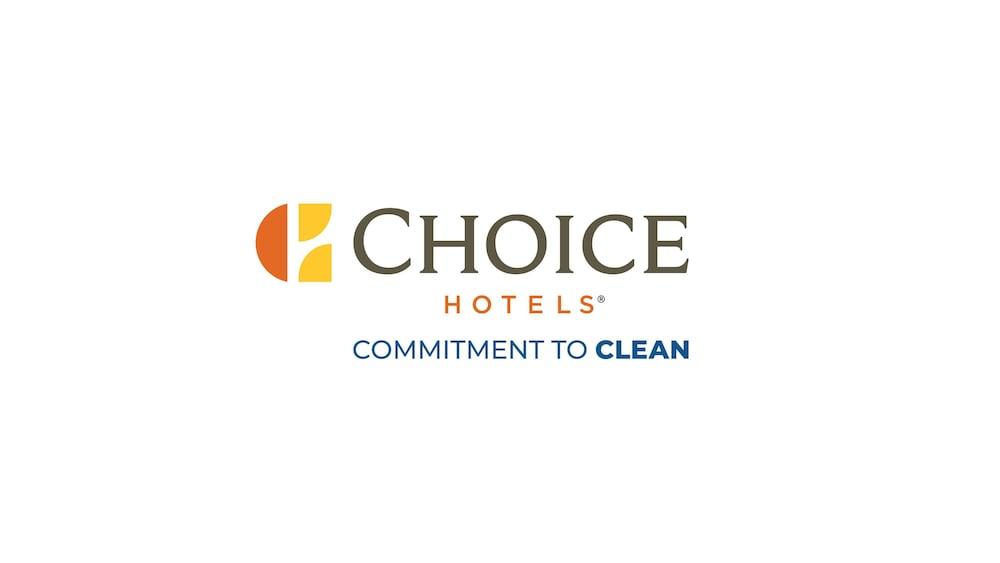 Comfort Inn & Suites Hays I-70 Экстерьер фото