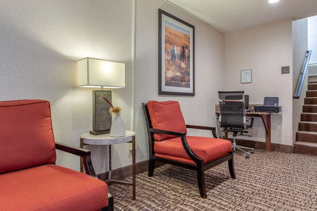 Comfort Inn & Suites Hays I-70 Удобства фото