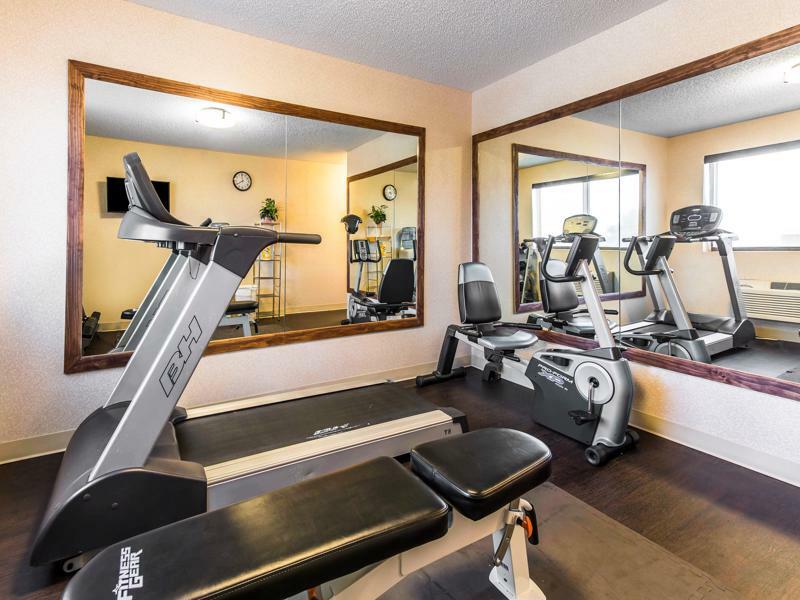 Comfort Inn & Suites Hays I-70 Экстерьер фото